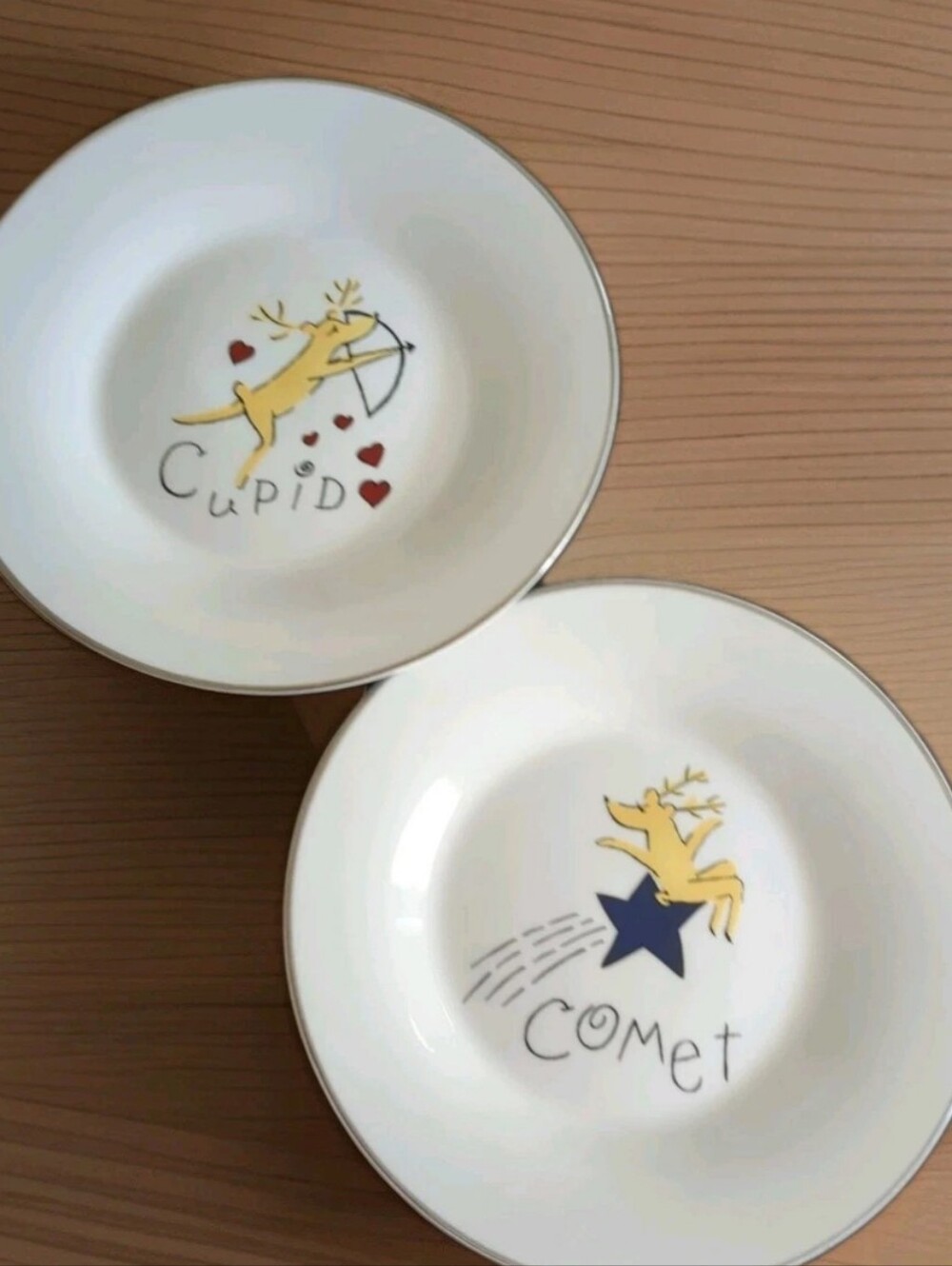 Set 2 Pottery Barn Christmas Reindeer COMET & CUPID Salad Plates Retired 8.5”